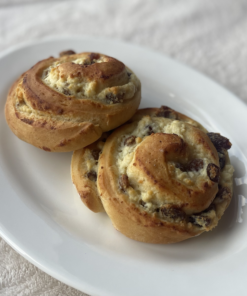 Cottage Raisin Rolls