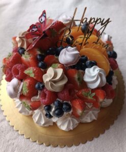 Pavlova Cake